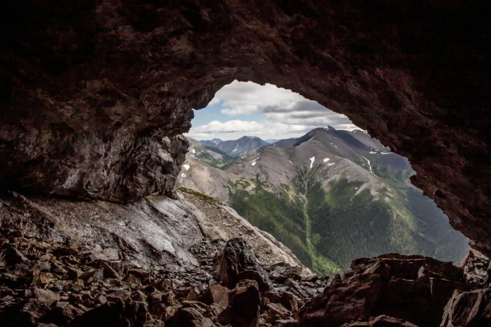 Tunnel Mountain Tumbler Ridge Hiking Trail
